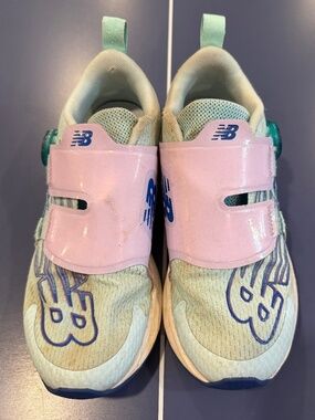 Size 4 New Balance Girls FuelCore Reveal V3 Boa Running Shoe